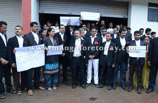 advocates protest